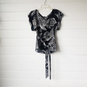 WHBM sz XS black and white pattern blouse elegant
